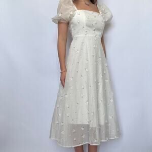 Lisbon Sisters’ White Cottagecore Midi Dress